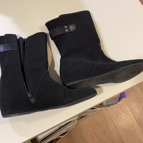Stuart Weitzman Downpour Gore-Tex Side Zip Wedge - Picture 1 of 6
